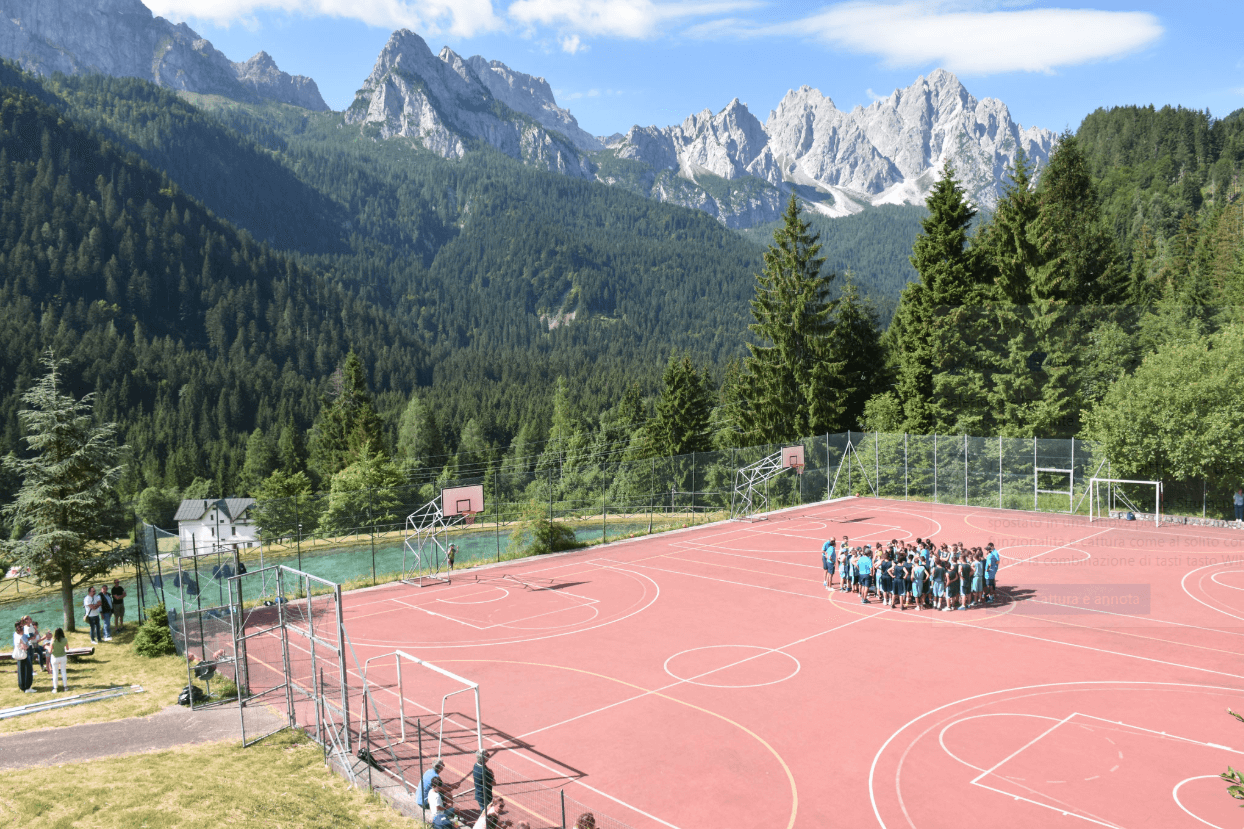 Campo da basket Villaggio Dolomitico
